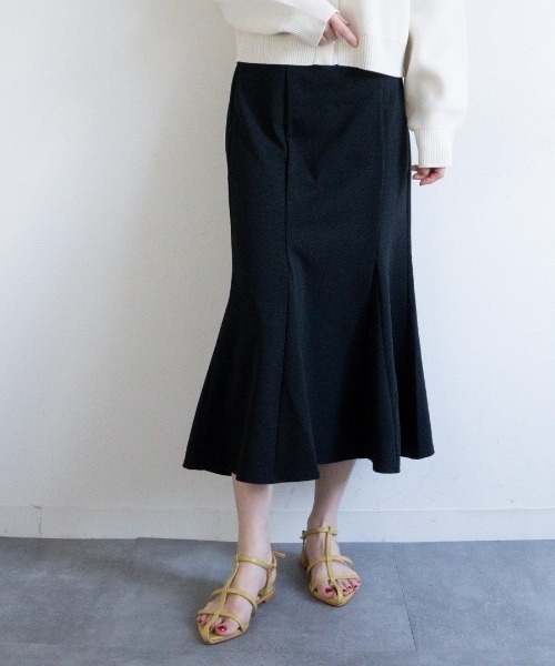 Fabby fabby（ファビィーファビィー）の「ネックベルトストラップフラットサンダル（サンダル・レディース・グリーン/オフホワイト/ブラック/イエロー/ベージュ/シルバー・MEDIUM/SMALL/LARGE）」の12枚目の写真