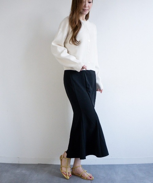 Fabby fabby（ファビィーファビィー）の「ネックベルトストラップフラットサンダル（サンダル・レディース・グリーン/オフホワイト/ブラック/イエロー/ベージュ/シルバー・MEDIUM/SMALL/LARGE）」の13枚目の写真