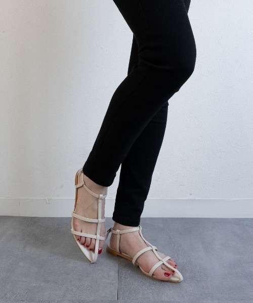 Fabby fabby（ファビィーファビィー）の「ネックベルトストラップフラットサンダル（サンダル・レディース・グリーン/オフホワイト/ブラック/イエロー/ベージュ/シルバー・MEDIUM/SMALL/LARGE）」の18枚目の写真