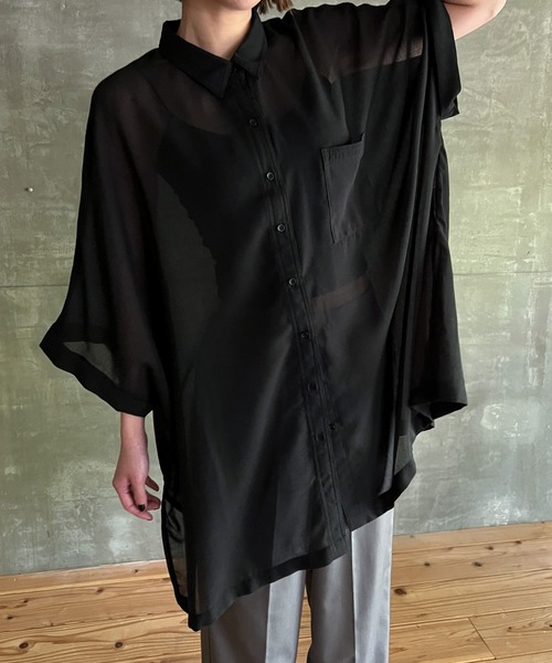 cona（コナ）の「【ZOZO限定】シアールーズシャツ（シャツ/ブラウス・レディース・ブラック/オフホワイト・FREE）」の2枚目の写真