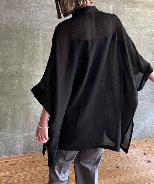 cona（コナ）の「【ZOZO限定】シアールーズシャツ（シャツ/ブラウス・レディース・ブラック/オフホワイト・FREE）」の5枚目の写真