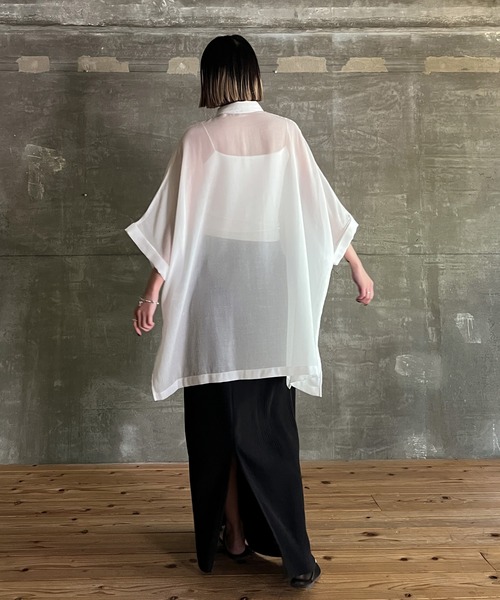 cona（コナ）の「【ZOZO限定】シアールーズシャツ（シャツ/ブラウス・レディース・ブラック/オフホワイト・FREE）」の17枚目の写真