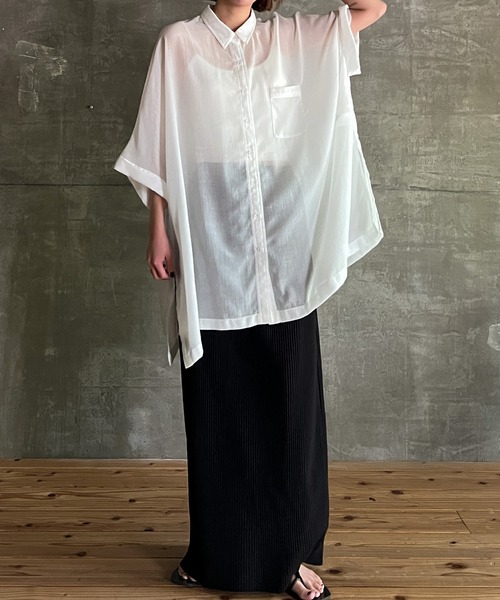 cona（コナ）の「【ZOZO限定】シアールーズシャツ（シャツ/ブラウス・レディース・ブラック/オフホワイト・FREE）」の4枚目の写真