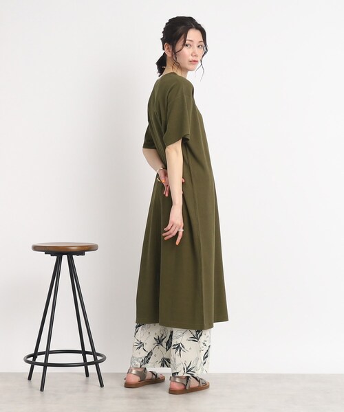 SHOO・LA・RUE（シューラルー）の「◆夏のアクティブスタイルに！ワッフルロングTシャツワンピース（ワンピース・レディース・カーキ/ブラック/グレー・02/03/04）」の21枚目の写真