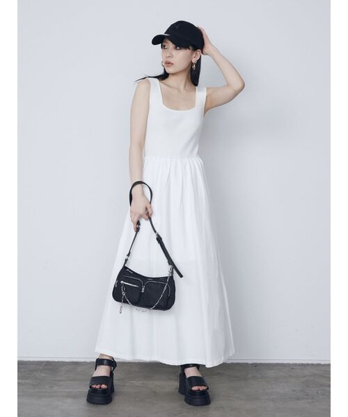 EMODA(エモダ)の「タンクフィットボリュームマキシワンピース(ワンピース・レディース・グレー/ブラック/ホワイト・FREE)」の20枚目の写真