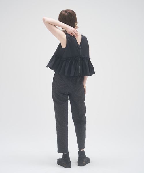 MECRE（メクル）の「ノースリーブフレア2wayトップス（シャツ/ブラウス・レディース・ブラック/グレー・FREE）」の21枚目の写真