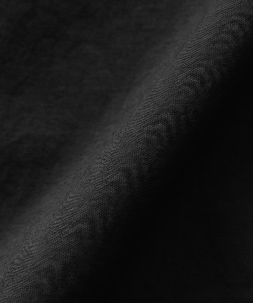 MECRE（メクル）の「ノースリーブフレア2wayトップス（シャツ/ブラウス・レディース・ブラック/グレー・FREE）」の5枚目の写真