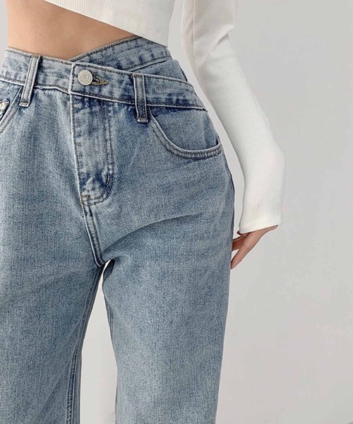 NANEA(ナネア)の「クロスハイウエストデザインデニムパンツ(デニムパンツ・レディース・ブルー/ネイビー/ブラック/インディゴブルー・SMALL/MEDIUM/LARGE/X-LARGE)」の4枚目の写真