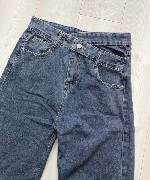 NANEA(ナネア)の「クロスハイウエストデザインデニムパンツ(デニムパンツ・レディース・ブルー/ネイビー/ブラック/インディゴブルー・SMALL/MEDIUM/LARGE/X-LARGE)」の22枚目の写真