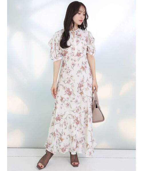 MERCURYDUO（マーキュリーデュオ）の「フラワープリントエスカルゴワンピース（ワンピース・レディース・アイボリー/ライトグレー/ネイビー・SMALL/MEDIUM）」の2枚目の写真