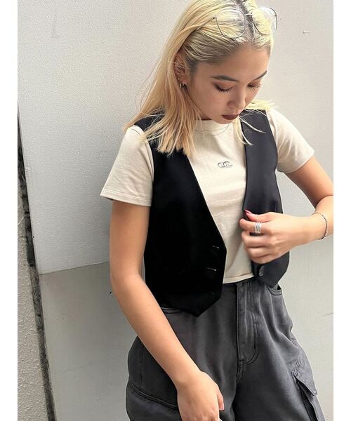 EMODA(エモダ)の「ロゴミニマルTシャツ(Tシャツ/カットソー・レディース・ブラック/ホワイト/ベージュ・FREE)」の20枚目の写真