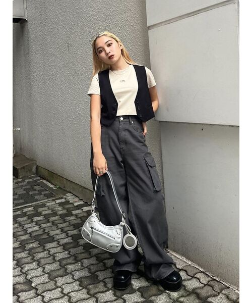 EMODA(エモダ)の「ロゴミニマルTシャツ(Tシャツ/カットソー・レディース・ブラック/ホワイト/ベージュ・FREE)」の21枚目の写真