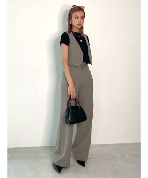 EMODA(エモダ)の「ロゴミニマルTシャツ(Tシャツ/カットソー・レディース・ブラック/ホワイト/ベージュ・FREE)」の14枚目の写真