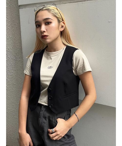 EMODA(エモダ)の「ロゴミニマルTシャツ(Tシャツ/カットソー・レディース・ブラック/ホワイト/ベージュ・FREE)」の22枚目の写真