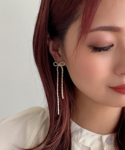 muure(ミュール)の「【CHOUEL closet】リボンパールビジュー切替ピアス(ピアス(両耳用)・レディース・ゴールド・FREE)」の1枚目の写真