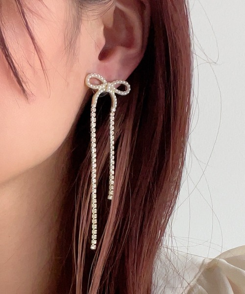 muure(ミュール)の「【CHOUEL closet】リボンパールビジュー切替ピアス(ピアス(両耳用)・レディース・ゴールド・FREE)」の5枚目の写真