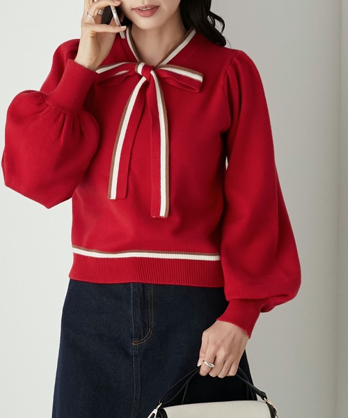 BONLECILL（ボンルシール）の「トリコロール袖ボリュームボウタイニットプルオーバー（ニット/セーター・レディース・キャメル/ネイビー/レッド/アイボリー・FREE）」の4枚目の写真