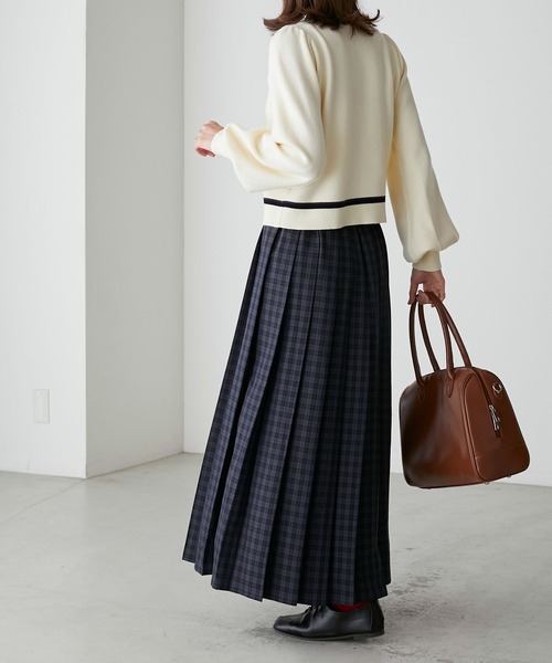 BONLECILL（ボンルシール）の「トリコロール袖ボリュームボウタイニットプルオーバー（ニット/セーター・レディース・キャメル/ネイビー/レッド/アイボリー・FREE）」の22枚目の写真