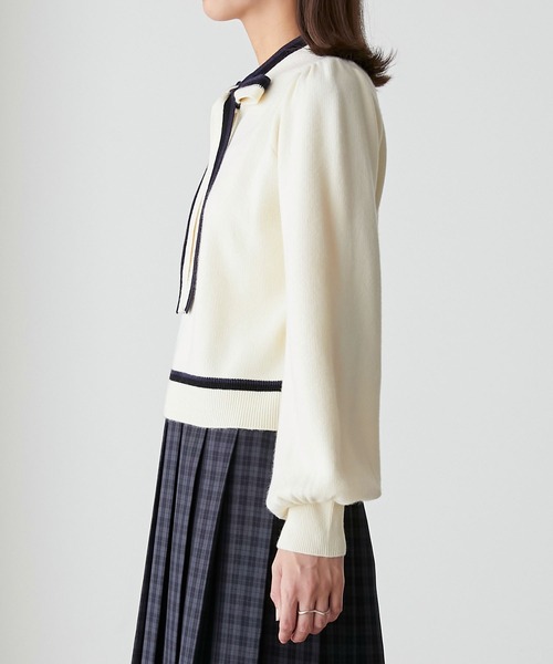 BONLECILL（ボンルシール）の「トリコロール袖ボリュームボウタイニットプルオーバー（ニット/セーター・レディース・キャメル/ネイビー/レッド/アイボリー・FREE）」の6枚目の写真