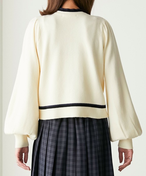 BONLECILL（ボンルシール）の「トリコロール袖ボリュームボウタイニットプルオーバー（ニット/セーター・レディース・キャメル/ネイビー/レッド/アイボリー・FREE）」の14枚目の写真