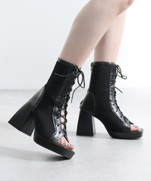 LOVEHUNTER(ラブハンター)の「LOVEHUNTER/+9cm レースアップメッシュブーツサンダル(1626)(サンダル・レディース・ブラック/アイボリー・LL/L/M/S)」の1枚目の写真