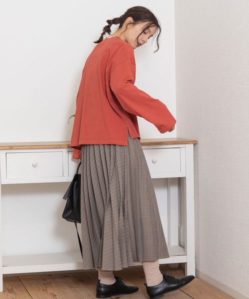 POU DOU DOU(プードゥドゥ)の「USAコットンワンポイント刺繍ワイドロンTee(Tシャツ/カットソー・レディース・ブラック/ライトブルー/スミクロ/オレンジ/オフホワイト・3)」の10枚目の写真