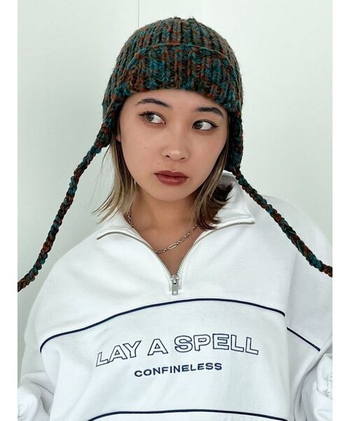 EMODA(エモダ)の「イヤーフラップニットキャップ(ニットキャップ/ビーニー・レディース・その他/ブラック・FREE)」の2枚目の写真