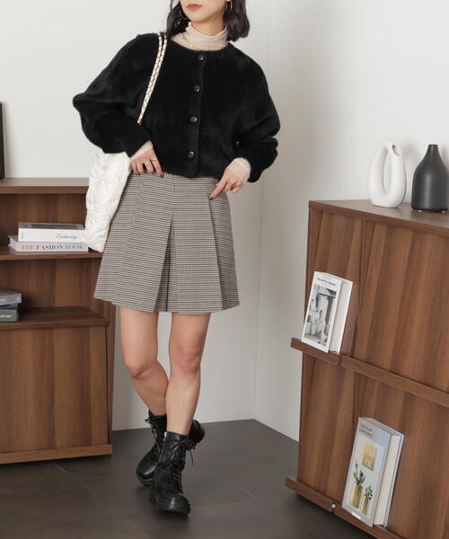 FREE'S MART（フリーズマート）の「◆前後２ＷＡＹショートシャギーショート丈ニット（カーディガン/ボレロ・レディース・ブルー/ブラック/ホワイト/ピンク・FREE）」の16枚目の写真