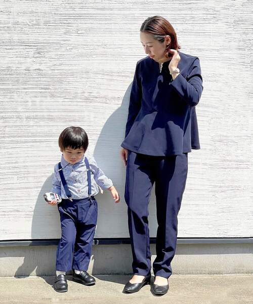 OPAQUE.CLIP（オペークドットクリップ）の「◆≪オケージョン／セットアップ対応≫ パール調ボタン付きペプラムブラウス【洗濯機洗い可／イージケア】（シャツ/ブラウス・レディース・ライトベージュ/ブルー系その他・40/38/42/36）」の4枚目の写真