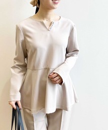 OPAQUE.CLIP | ≪オケージョン／セットアップ対応≫ パール調ボタン付きペプラムブラウス【洗濯機洗い可／イージケア】(シャツ/ブラウス)