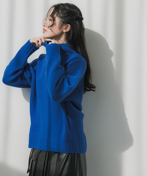 UNITED TOKYO（ユナイテッドトウキョウ）の「スリットボリュームタートルニット｜軽量/保温/保湿（ニット/セーター・レディース・グレー/オレンジ/ブラック/オフホワイト/インディゴブルー・FREE）」の12枚目の写真