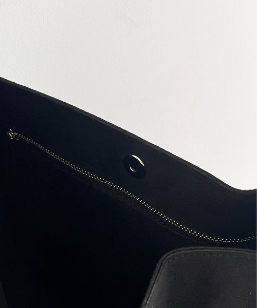 KAIKO(カイコー)の「KAIKO Ultrasuede shoulder bag(ショルダーバッグ・メンズ・ホワイト/ベージュ/ブラック・ONE SIZE)」の18枚目の写真