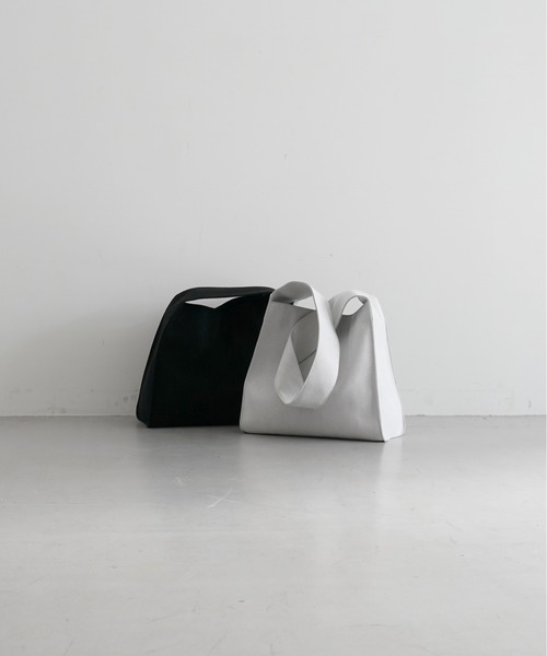 KAIKO(カイコー)の「KAIKO Ultrasuede shoulder bag(ショルダーバッグ・メンズ・ホワイト/ベージュ/ブラック・ONE SIZE)」の17枚目の写真