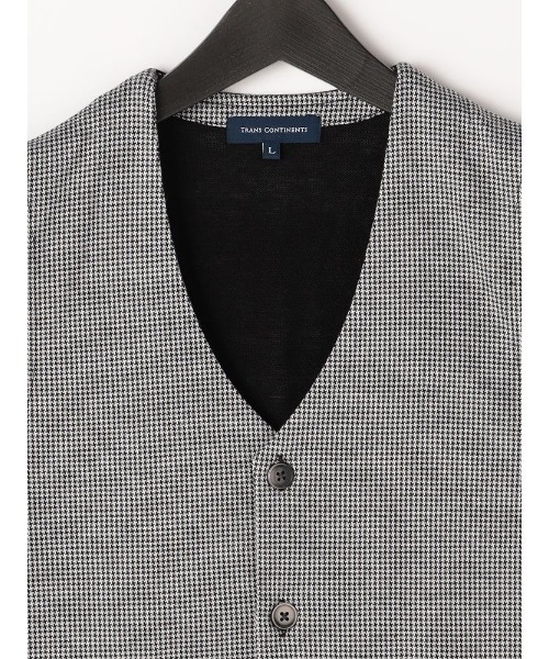 Perfect Suit FActory（パーフェクトスーツファクトリー）の「TRANS CONTINENTS　フロントクラシック　ニットジレ　千鳥　グレー/クロシロ（ベスト・メンズ・チャコールグレー/ブラック×ホワイト・L/M/LL）」の5枚目の写真