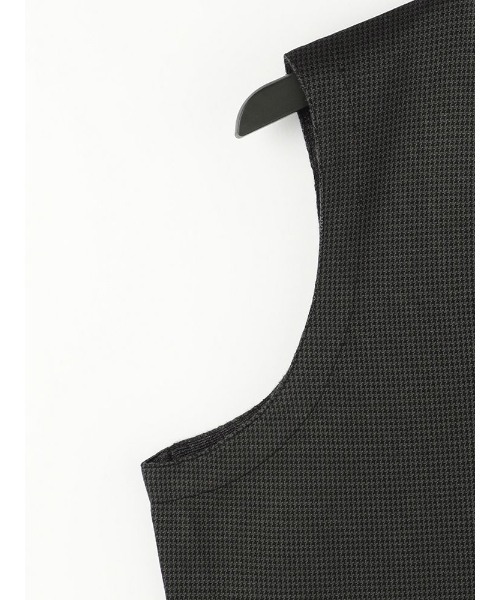 Perfect Suit FActory（パーフェクトスーツファクトリー）の「TRANS CONTINENTS　フロントクラシック　ニットジレ　千鳥　グレー/クロシロ（ベスト・メンズ・チャコールグレー/ブラック×ホワイト・L/M/LL）」の11枚目の写真