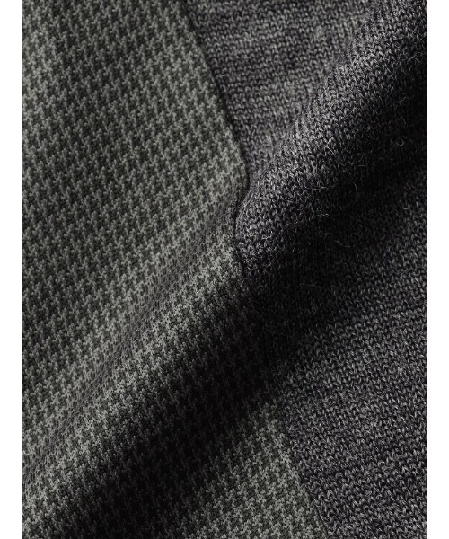 Perfect Suit FActory（パーフェクトスーツファクトリー）の「TRANS CONTINENTS　フロントクラシック　ニットジレ　千鳥　グレー/クロシロ（ベスト・メンズ・チャコールグレー/ブラック×ホワイト・L/M/LL）」の8枚目の写真