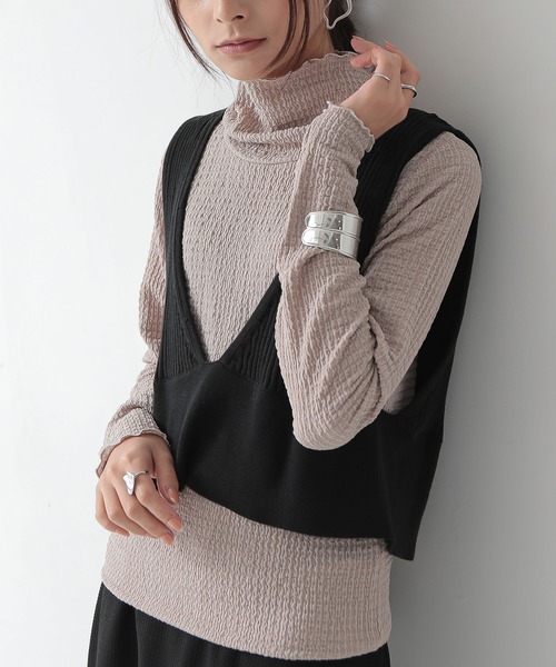 and it_（アンドイット）の「カットシャーリングメロータートル長袖Tシャツ（Tシャツ/カットソー・レディース・グレイッシュベージュ/アイボリー/ブラック・M）」の5枚目の写真