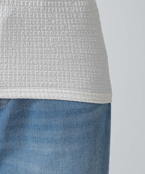 and it_（アンドイット）の「カットシャーリングメロータートル長袖Tシャツ（Tシャツ/カットソー・レディース・グレイッシュベージュ/アイボリー/ブラック・M）」の15枚目の写真