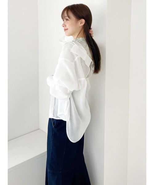 MERCURYDUO（マーキュリーデュオ）の「バックスリットシアーシャツ（シャツ/ブラウス・レディース・ベージュ/オレンジ/ラベンダー/チャコールグレー/オフホワイト/ピンク/ライム・FREE）」の14枚目の写真