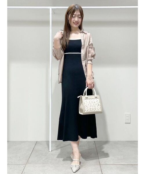 MERCURYDUO（マーキュリーデュオ）の「バックスリットシアーシャツ（シャツ/ブラウス・レディース・ベージュ/オレンジ/ラベンダー/チャコールグレー/オフホワイト/ピンク/ライム・FREE）」の21枚目の写真