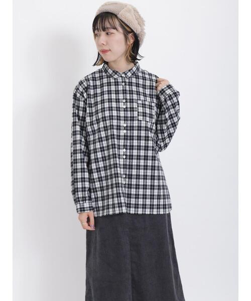 Samansa Mos2（サマンサ モスモス）の「【保温加工】二つ並び釦レギュラーカラーシャツ（シャツ/ブラウス・レディース・チャコールグレー/ネイビー/ブラック/オフホワイト・F）」の3枚目の写真