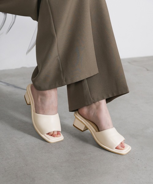select MOCA(セレクトモカ)の「スクエアパテッドサンダル(サンダル・レディース・ブラック/ライトベージュ・SMALL/MEDIUM/LARGE)」の2枚目の写真