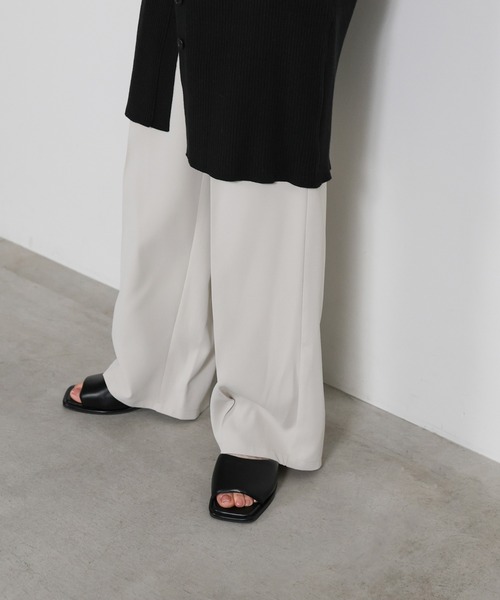 select MOCA(セレクトモカ)の「スクエアパテッドサンダル(サンダル・レディース・ブラック/ライトベージュ・SMALL/MEDIUM/LARGE)」の16枚目の写真