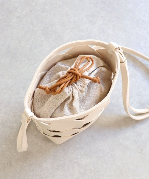 MIAN （ミアン）の「パネル切替ミニショルダーバッグ（ショルダーバッグ・レディース・ミント/ブラック/アイボリー・FREE）」の22枚目の写真