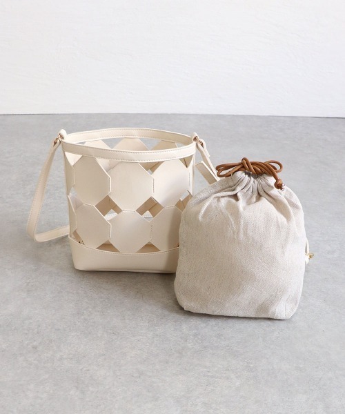 MIAN （ミアン）の「パネル切替ミニショルダーバッグ（ショルダーバッグ・レディース・ミント/ブラック/アイボリー・FREE）」の19枚目の写真