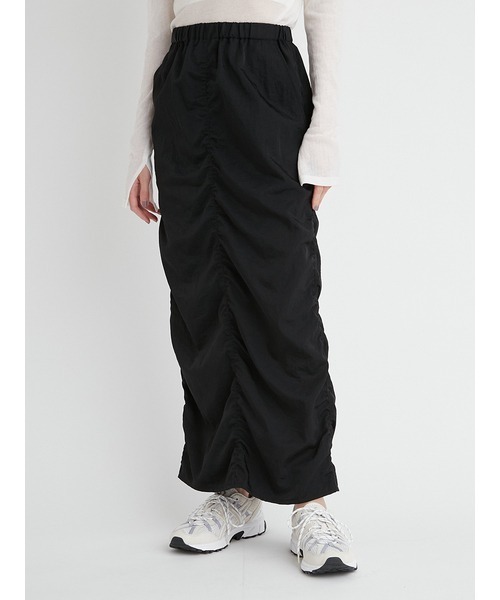 emmi(エミ)の「【emmi atelier】ナイロンストレートシルエットスカート(スカート・レディース・アイボリー/パープル/ブラック・0/1)」の7枚目の写真