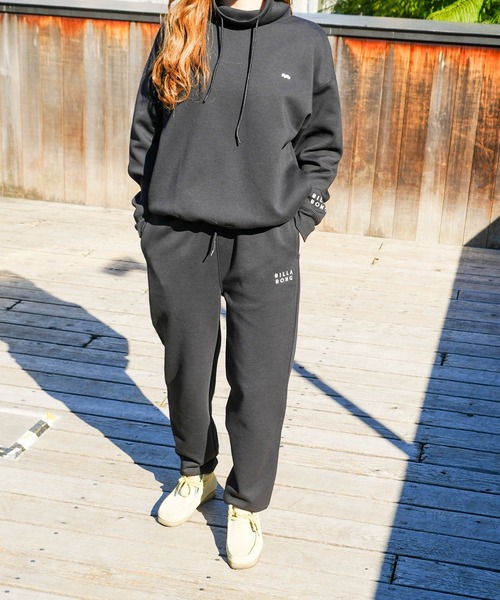 BILLABONG(ビラボン)の「【直営店限定】BILLABONG レディース JOGGER PANTS スウェットパンツ 【2024年春夏モデル】/ビラボンワンポイントブランドロゴリラックスシルエットジョガーパンツ(スウェットパンツ・レディース・ブラック/イエロー/グレー・MEDIUM/LARGE)」の2枚目の写真