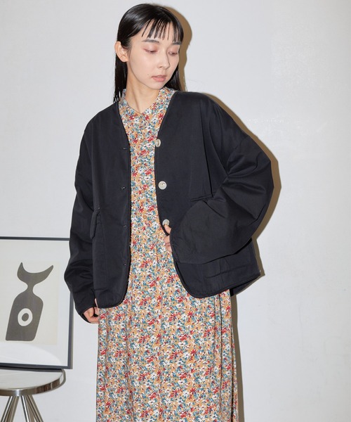 Libra Cue（リブラ キュー）の「バンドカラーロングスリーブワンピース（ワンピース・レディース・ブラック/キャメル/ネイビー/ベージュ/ピンクベージュ・FREE）」の19枚目の写真