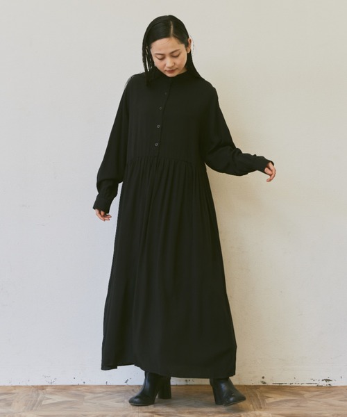 Libra Cue（リブラ キュー）の「バンドカラーロングスリーブワンピース（ワンピース・レディース・ブラック/キャメル/ネイビー/ベージュ/ピンクベージュ・FREE）」の12枚目の写真