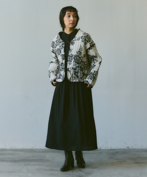 Libra Cue（リブラ キュー）の「バンドカラーロングスリーブワンピース（ワンピース・レディース・ブラック/キャメル/ネイビー/ベージュ/ピンクベージュ・FREE）」の9枚目の写真